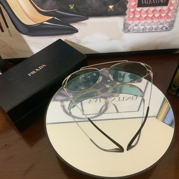 PRADA NWT CATWALK sunglasses - Picture 3 of 9